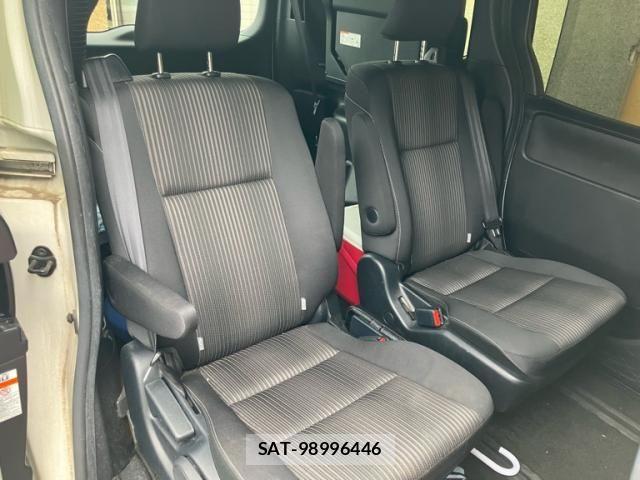 Toyota VOXY 2019-02 8797896-6