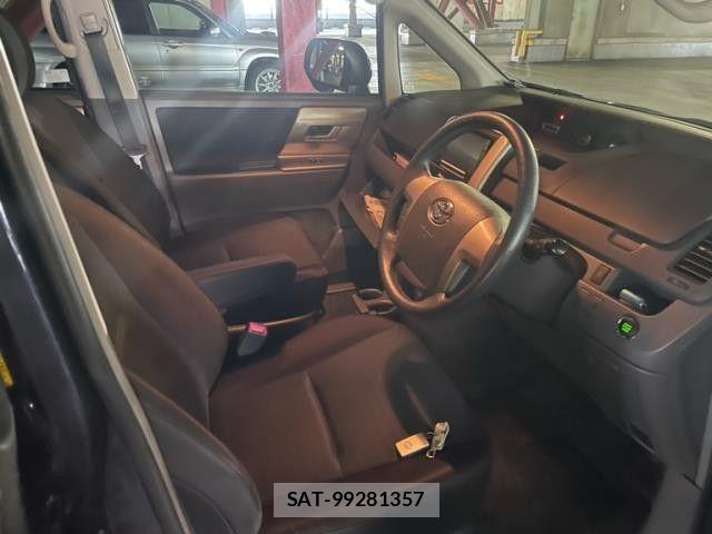 Toyota VOXY 2008-02 8832412-1