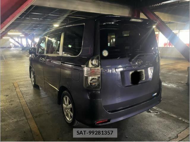Toyota VOXY 2008-02 8832412-2
