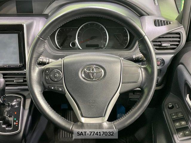 Toyota VOXY 2014-02 8832408-10