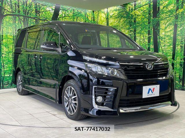 Toyota VOXY 2014-02 8832408-15
