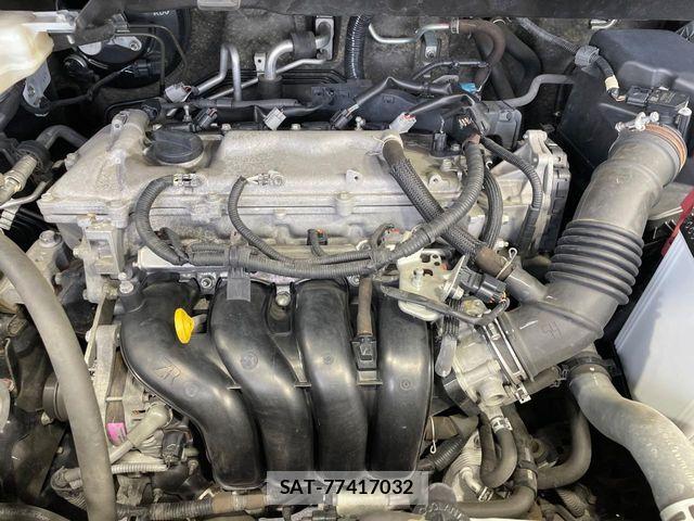 Toyota VOXY 2014-02 8832408-17