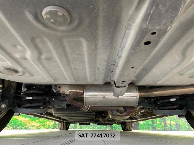 Toyota VOXY 2014-02 8832408-18