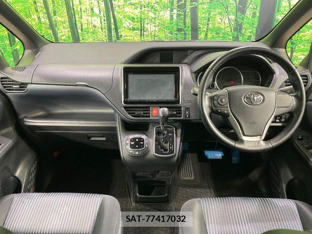 Toyota VOXY 2014-02 8832408-1