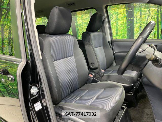 Toyota VOXY 2014-02 8832408-6