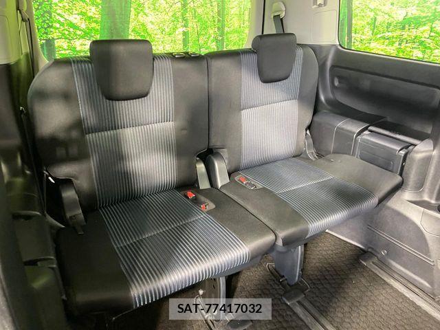 Toyota VOXY 2014-02 8832408-8