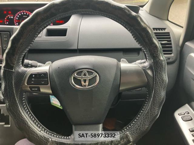 Toyota VOXY 2012-02 8832413-13