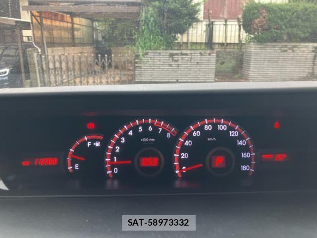 Toyota VOXY 2012-02 8832413-15