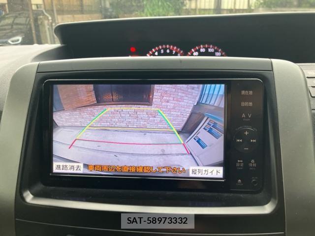 Toyota VOXY 2012-02 8832413-18