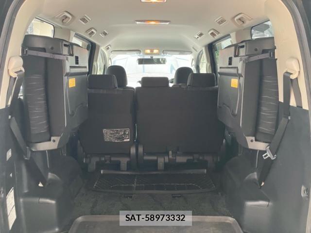 Toyota VOXY 2012-02 8832413-23