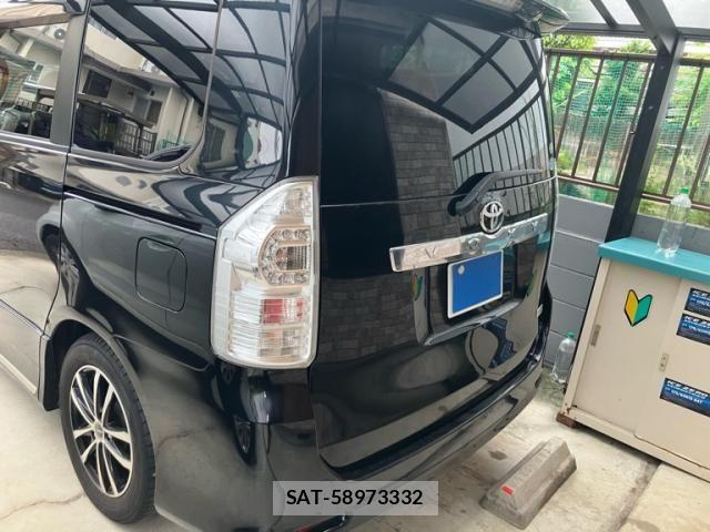 Toyota VOXY 2012-02 8832413-3