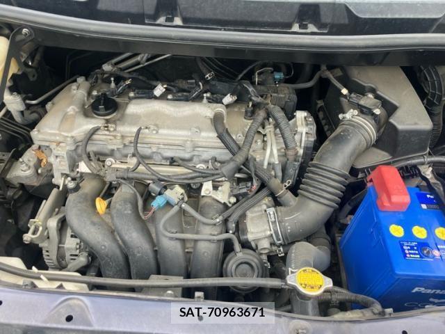 Toyota VOXY 2011-12 8832416-21