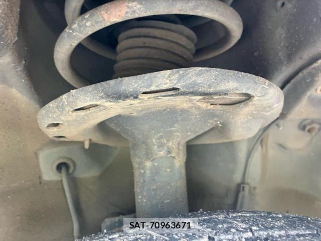 Toyota VOXY 2011-12 8832416-5