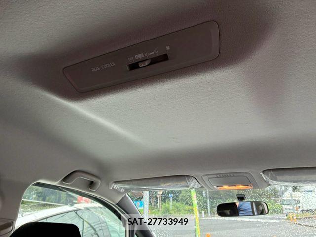 Toyota VOXY 2014-11 8832404-12