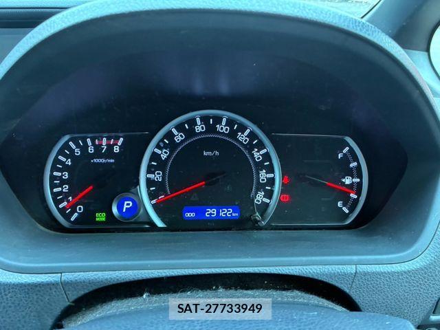 Toyota VOXY 2014-11 8832404-14