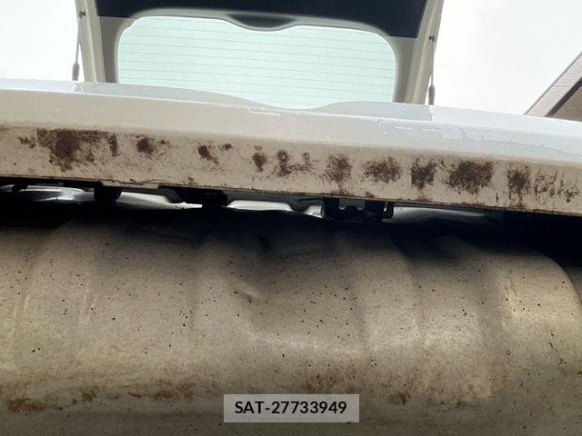 Toyota VOXY 2014-11 8832404-21