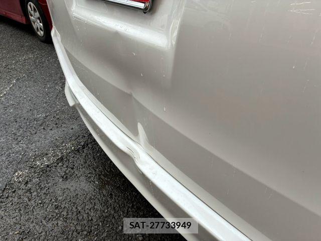 Toyota VOXY 2014-11 8832404-3