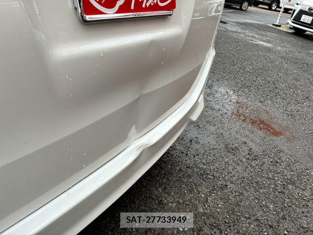 Toyota VOXY 2014-11 8832404-4