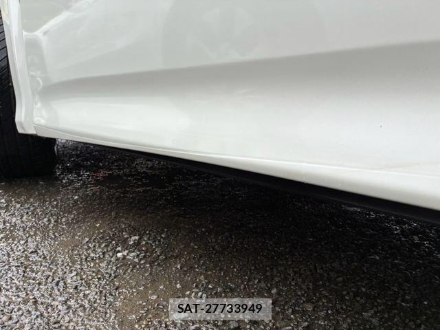 Toyota VOXY 2014-11 8832404-5