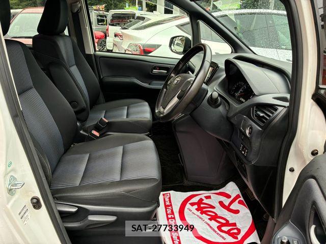 Toyota VOXY 2014-11 8832404-6