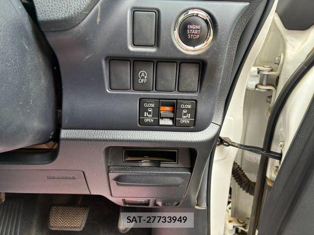 Toyota VOXY 2014-11 8832404-8
