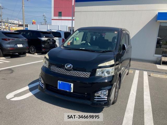 Toyota VOXY 2012-06 8832414-0