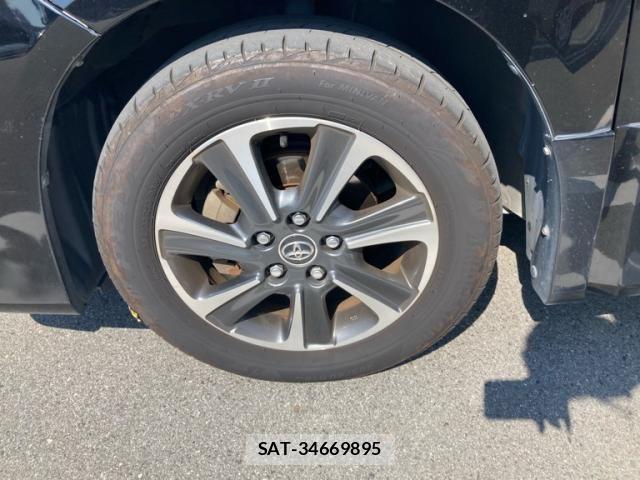 Toyota VOXY 2012-06 8832414-11