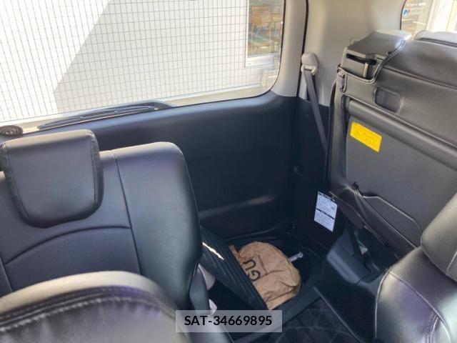 Toyota VOXY 2012-06 8832414-12