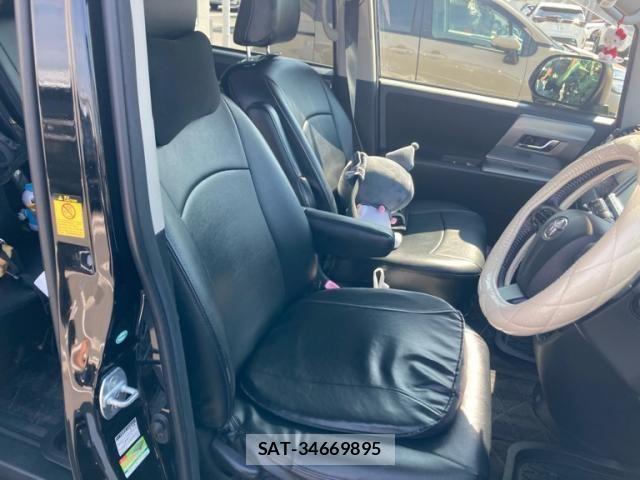 Toyota VOXY 2012-06 8832414-13