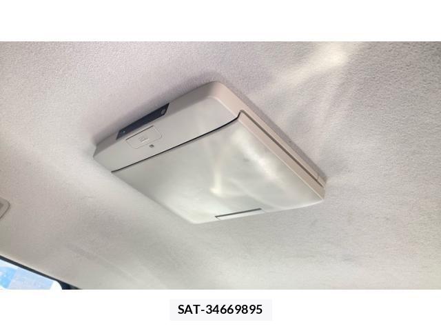 Toyota VOXY 2012-06 8832414-23