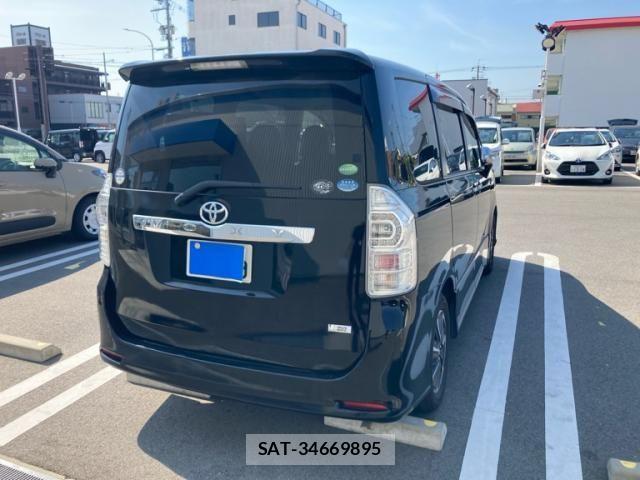 Toyota VOXY 2012-06 8832414-3