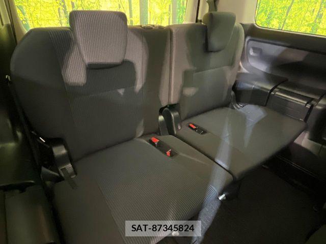 Toyota VOXY 2019-04 8832401-10