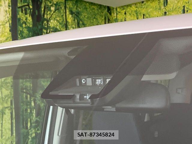 Toyota VOXY 2019-04 8832401-3