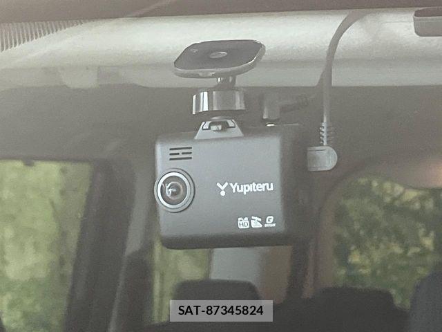 Toyota VOXY 2019-04 8832401-7