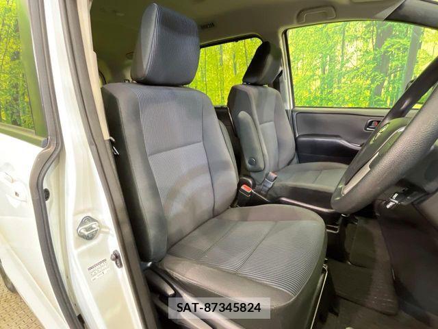 Toyota VOXY 2019-04 8832401-8