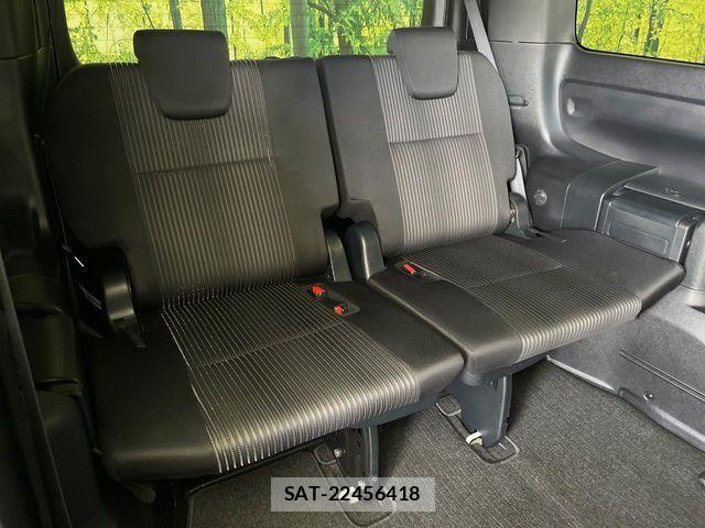 Toyota VOXY 2019-08 8832396-10