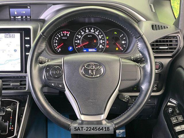 Toyota VOXY 2019-08 8832396-12