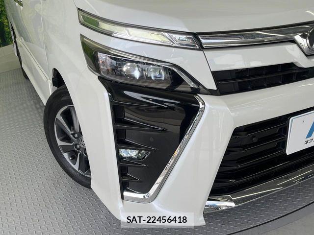 Toyota VOXY 2019-08 8832396-13
