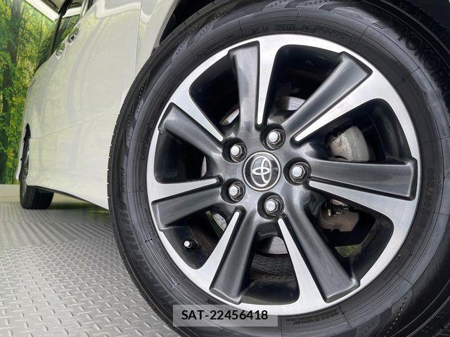 Toyota VOXY 2019-08 8832396-14