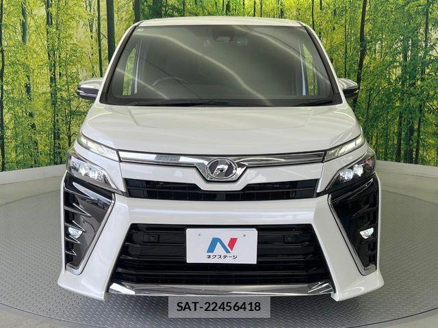 Toyota VOXY 2019-08 8832396-15