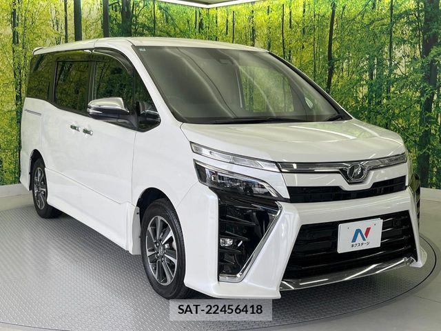 Toyota VOXY 2019-08 8832396-17