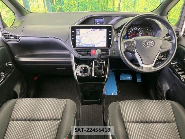 Toyota VOXY 2019-08 8832396-2