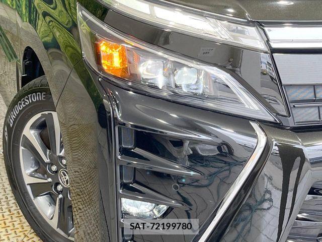 Toyota VOXY 2020-06 8832392-12