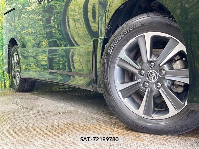 Toyota VOXY 2020-06 8832392-13