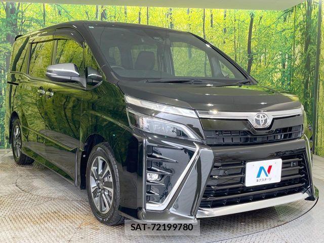 Toyota VOXY 2020-06 8832392-16