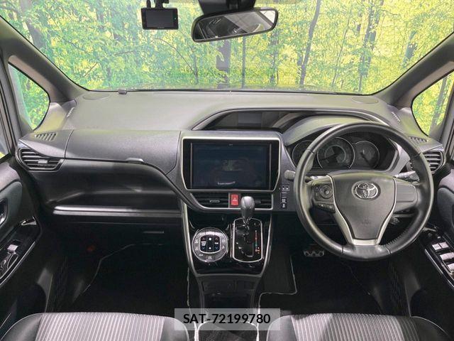 Toyota VOXY 2020-06 8832392-1