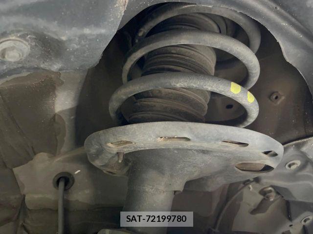 Toyota VOXY 2020-06 8832392-19