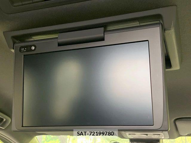 Toyota VOXY 2020-06 8832392-3