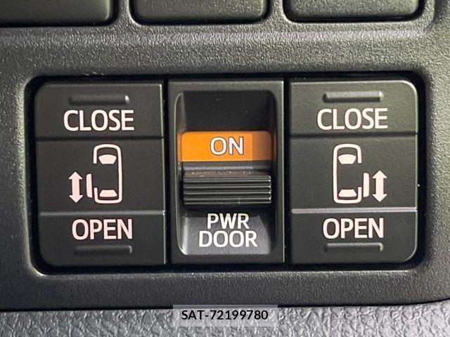 Toyota VOXY 2020-06 8832392-5