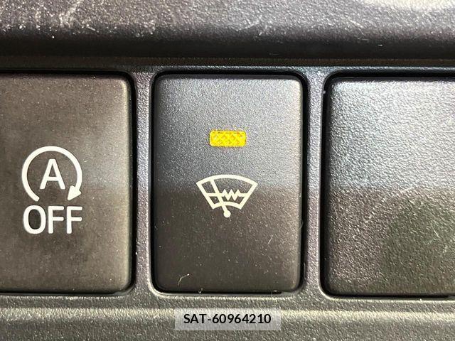 Toyota VOXY 2015-07 8832402-6